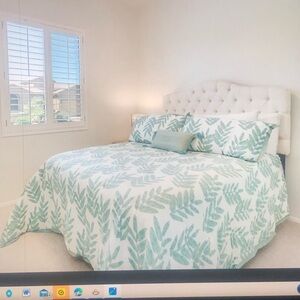 GS Home Fashions King Comforter and King Size Shams.